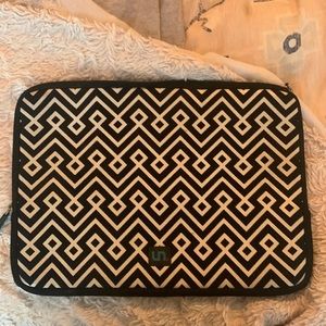 Laptop sleeve